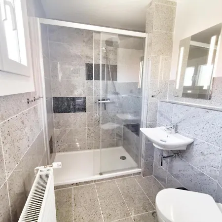 Obj 82 Top Ferienhaus In Scharbeutz Gronenberg 4 Bis 10 Pers Wlan 5 Schlafzimmer Garten Terrasse Hund Elektrostation Vakantiehuis
